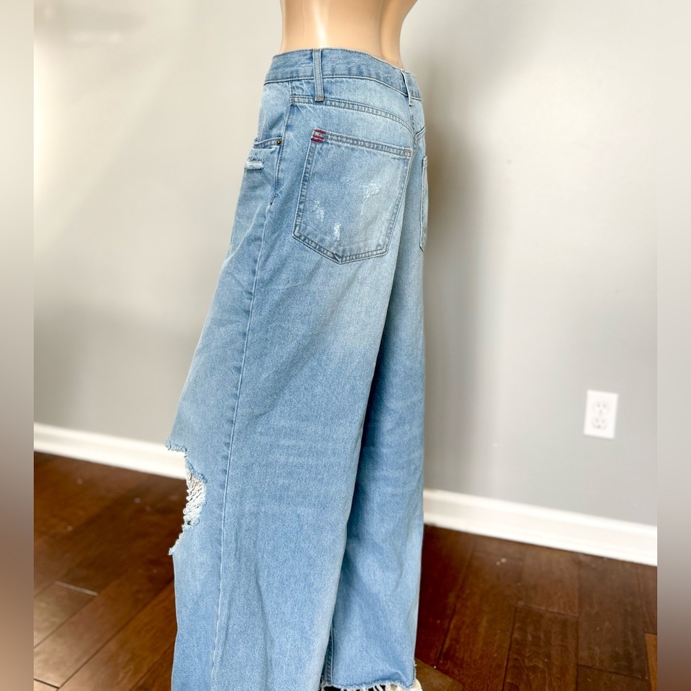 BDG Light Wash Skater Baggy Jeans - Picture 5 of 8